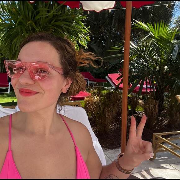 Meet your Posher, Emily - Picture 2 of 6